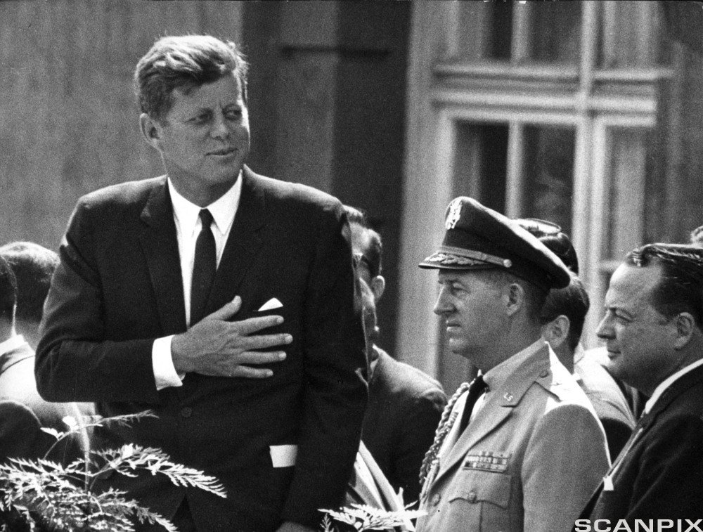 Foto z filmu <b><i>JFK Revisited</i></b>